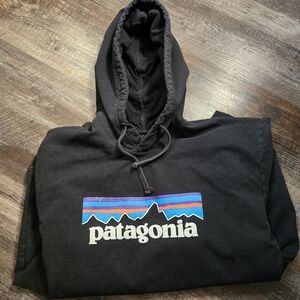 Patagonia Mens Black Hooded Sweatshirt Size Large Black Color